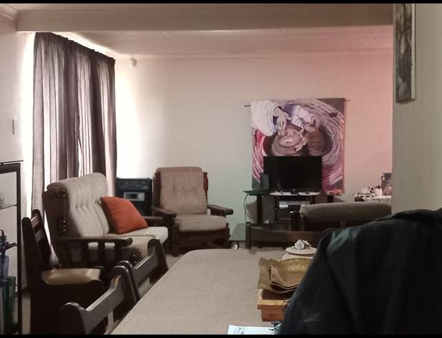 3 BEDROOM HOUSE FOR SALE IN GREENHILLS